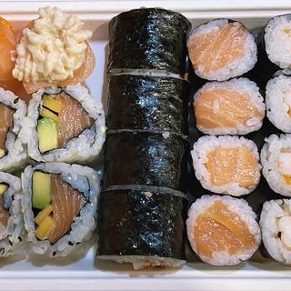 UA08 Mix Sushi