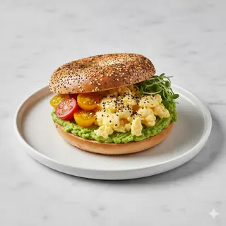 Bagel De Huevos & Aguacate