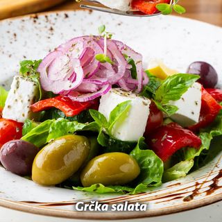 Grčka salata sa piletinom 400g