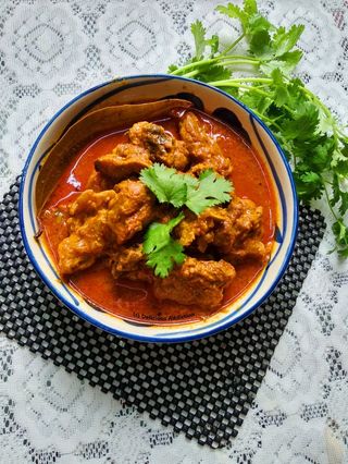 Karahi gost speziato