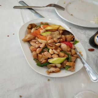 Pollo con almendras