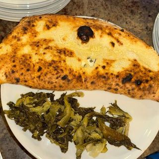 Pizza Manu (calzone al forno con scarole) + bibita