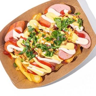 Картопляні діпи з сосискою соусами і зеленню/220гр