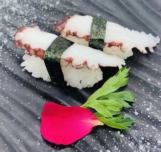 106. Nigiri tako