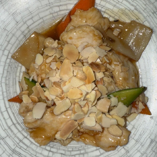 Pollo alle mandorle