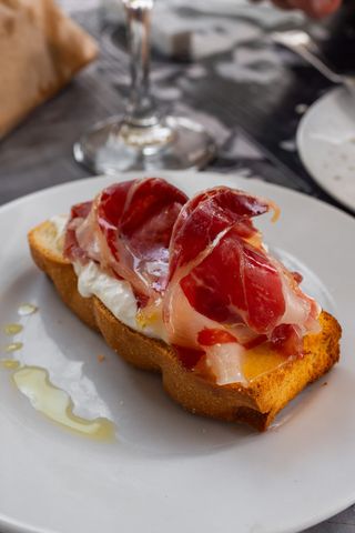 Bruschetta con Patanegra burrata di Andria