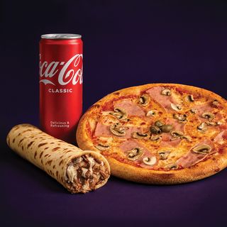 Capriciosa 24 + Kinder Palačinka + Coca cola