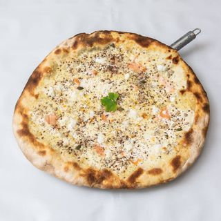 Pizza Panna E Salmone (33 cm.)