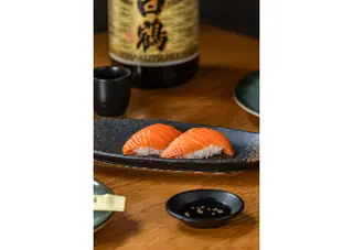 Nigiri Salmón (2u)