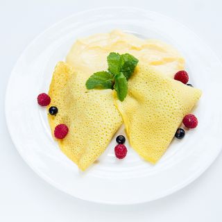 Налисники з сиром і ванільним соусом (200/50г)