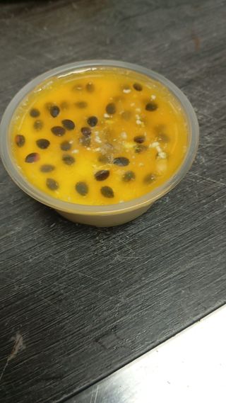 Mousse de maracuyá (porción)