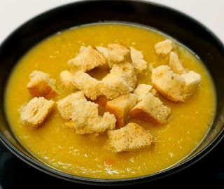 Зеленчукова крем супа с крутони (400г)