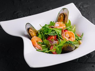 Salata cu fructe de mare