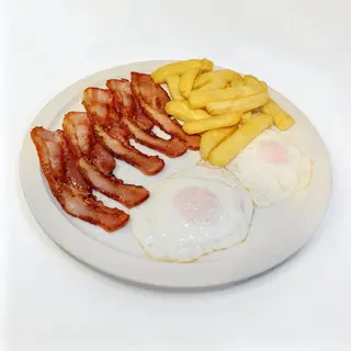 Huevos con patatas y bacón