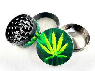 Młynek grinder liście konopi, metalowy.