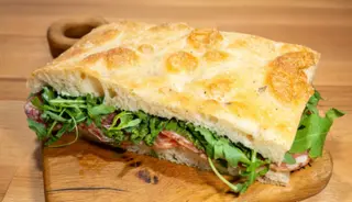 Sandwich salam artizanal
