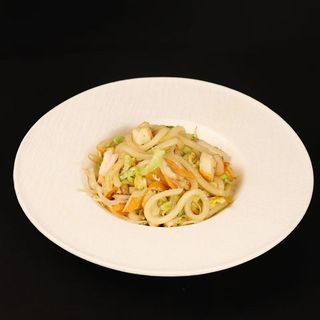 166 Udon con frutti di mare e verdure