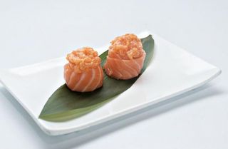 601. Gunkan salmon joy