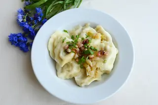 Pierogi z mięsem ze skwarkami