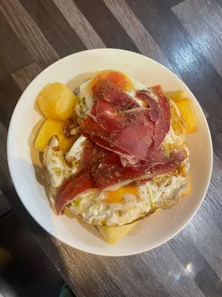 Huevos Rotos Con Jamón