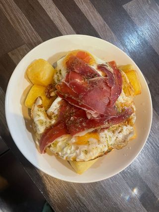 Huevos Rotos Con Jamón