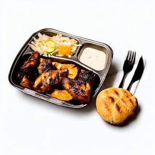 Meniu aripioare de pui la gratar (~700g) + desert chec (60g)