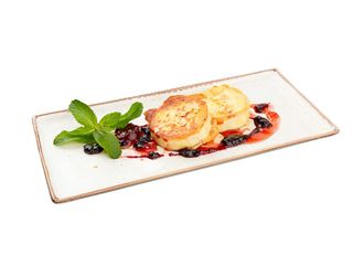 Салата със запечено козе сирене и ягодов дресинг (300г)