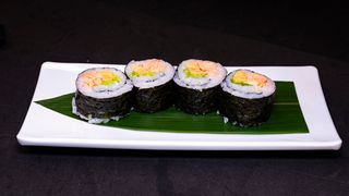 77. Futomaki De Salmón Cocido (4 Uds.)