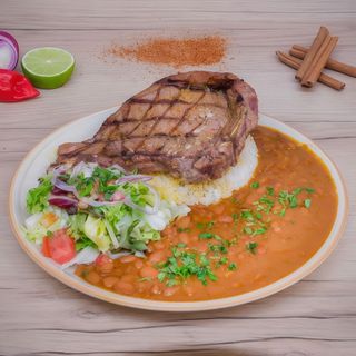 Arroz Con Menestra Y Entrecot