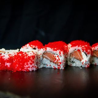 Salmón y queso Roll 8U