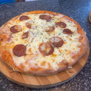 Pizza Pepperoni (Pequeña)