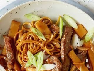 15. Tallarines Teriyaki