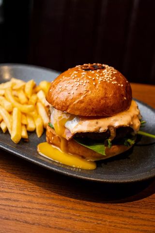  Бургер с яйцом/ Egg Burger