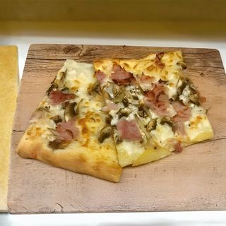 Coppia prosciutto cotto e funghi