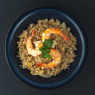 Khao Pad: Arroz Salteado Con Salsa De Soja Y Huevo