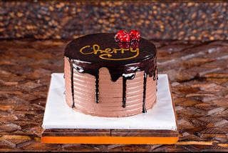 ალუბლის ტორტი 10 პერსონაზე