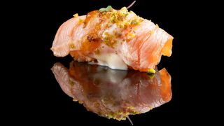 Nigiri Salmón Flambe (2 Piezas)