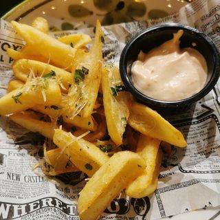 Картофки с трюфел, пармезан и сос Айоли  170г