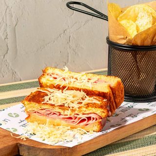 Sándwich Bikini Milano