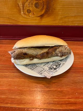 Bocadillo De Butifarra Del Perol