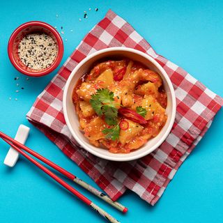 Курка в гостро-солодкому соусі