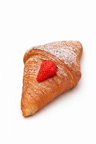 Croissant cu Căpșuni și Vanilie