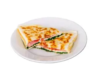 Cassone senza glutine con speck, patate e mozzarella