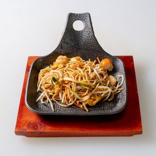 076 Spaghetti gialle con frutti di mare