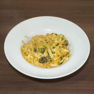 74. Tagliatelle Espinafres
