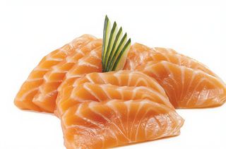 70. Sashimi salmone
