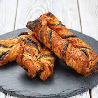 Слойка с маком (100г)