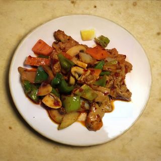 Cerdo Asado Con Salsa Picante