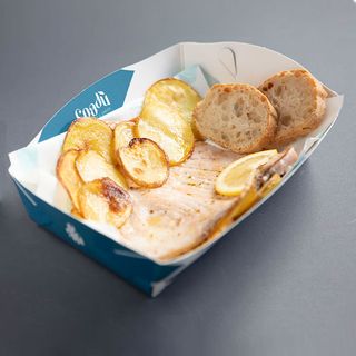 Cariddi (trancio di spada con patate al forno)