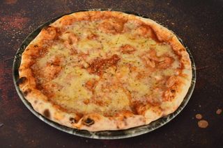 Pizza Margherita velika + Coca-Cola 250 ml